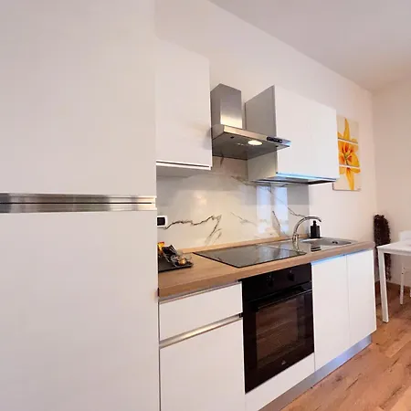 Short Rent Viale Corsica Apartman *
